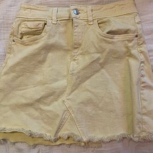 yellow mini skirt
